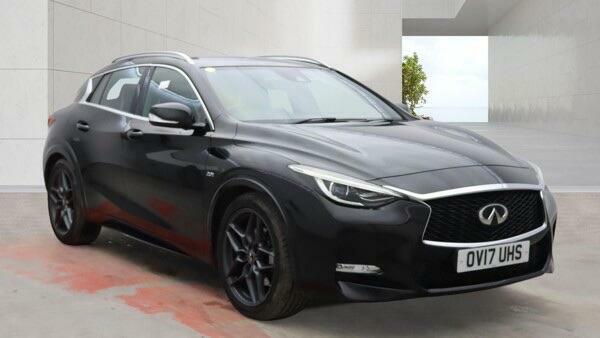 Infiniti Q30 Hatchback Silver #3