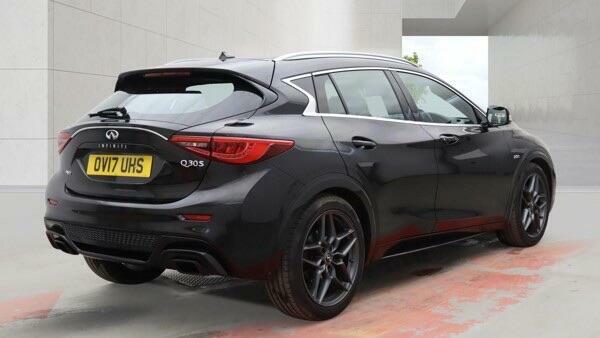 Infiniti Q30 Hatchback Silver #2