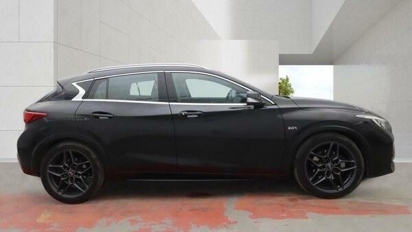 Infiniti Q30 Hatchback Silver #9