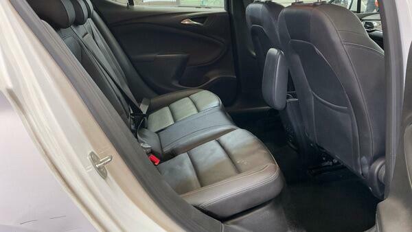 Vauxhall Astra Elite Nav White #5