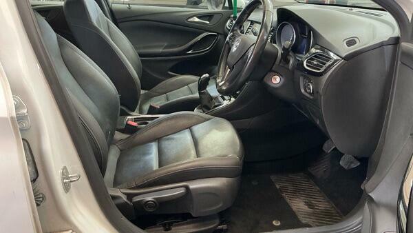 Vauxhall Astra Elite Nav White #4