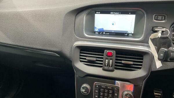 Volvo V40 D2 Se U4529 Red #9