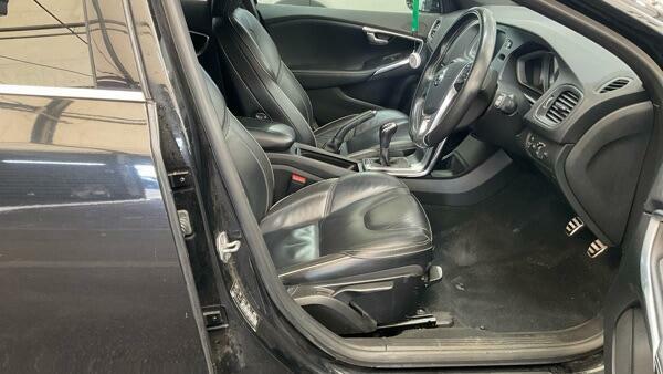 Volvo V40 R-design Lux Nav Black #4