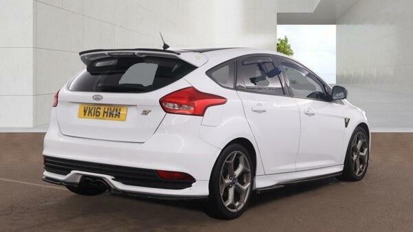 Ford Focus 2.0 Tdci St-2 Euro 6 Ss VK16HWM White #2