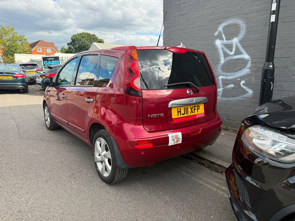 Nissan Note 1.6 16V Tekna Euro 5 Red #2