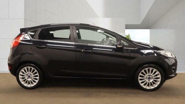 Ford Fiesta Zetec 5-Door Grey #10