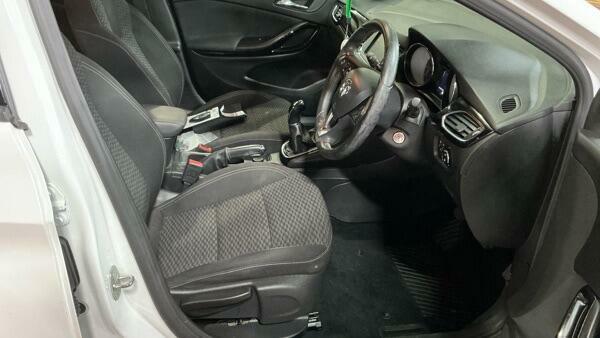 Vauxhall Astra Sri White #3
