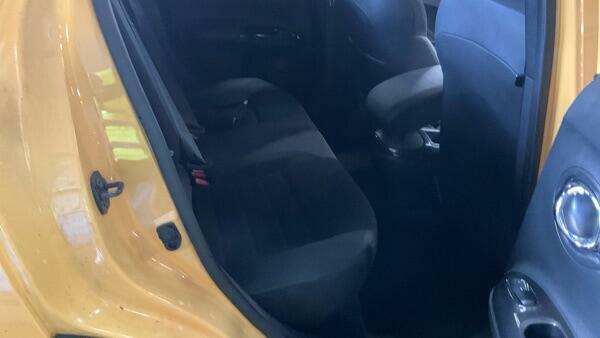Nissan Juke N-connecta Yellow #4