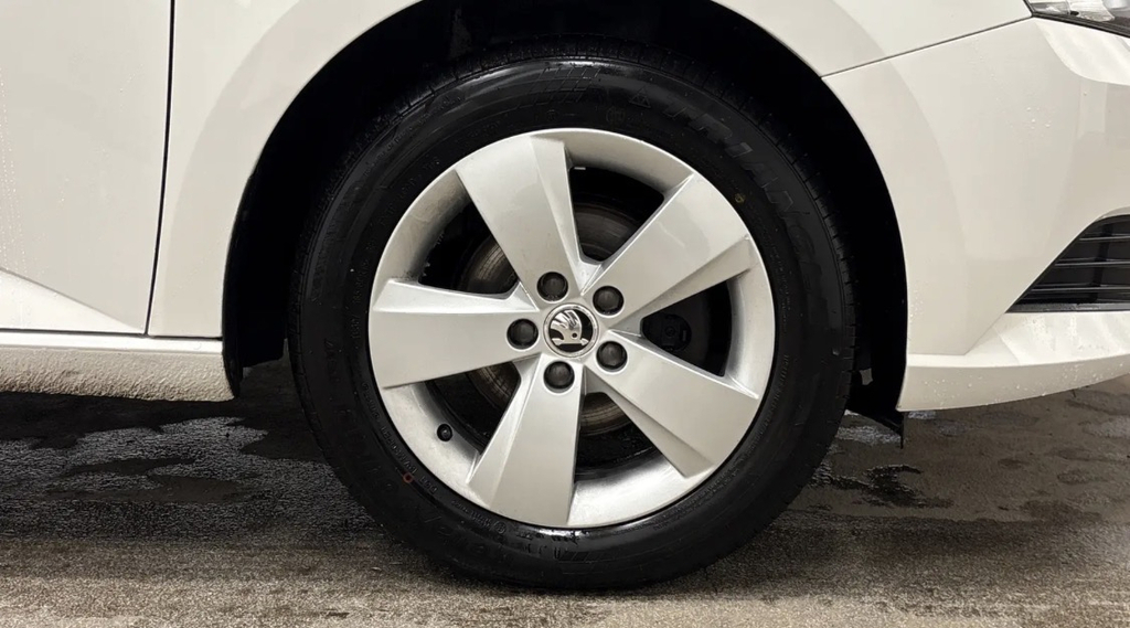Skoda Fabia 1.0 Se Hatchback Euro 6 Ss 7 White #4