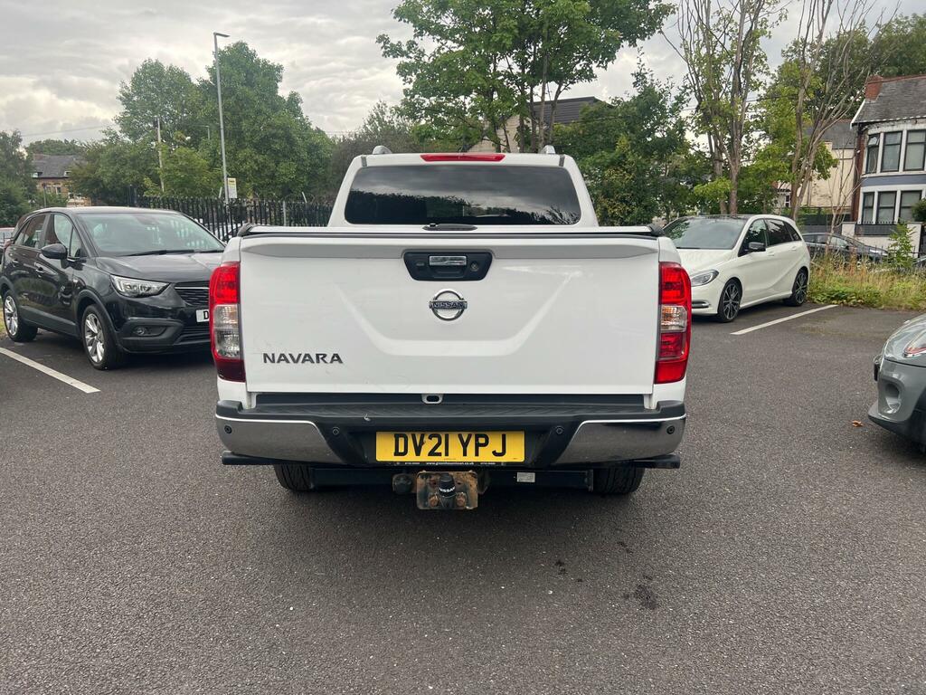 Nissan Navara Tekna White #6
