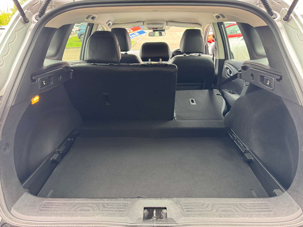 Renault Kadjar 1.5 Dynamique Nav Dci 110 Bhp White #57