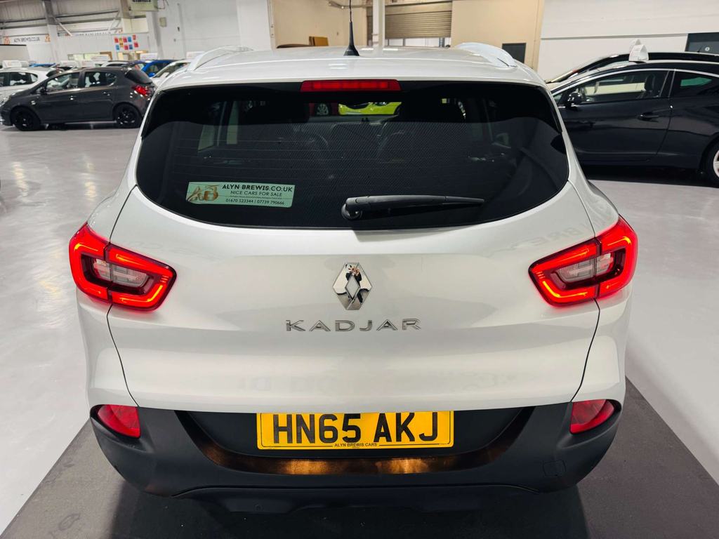 Renault Kadjar 1.5 Dynamique Nav Dci 110 Bhp White #13