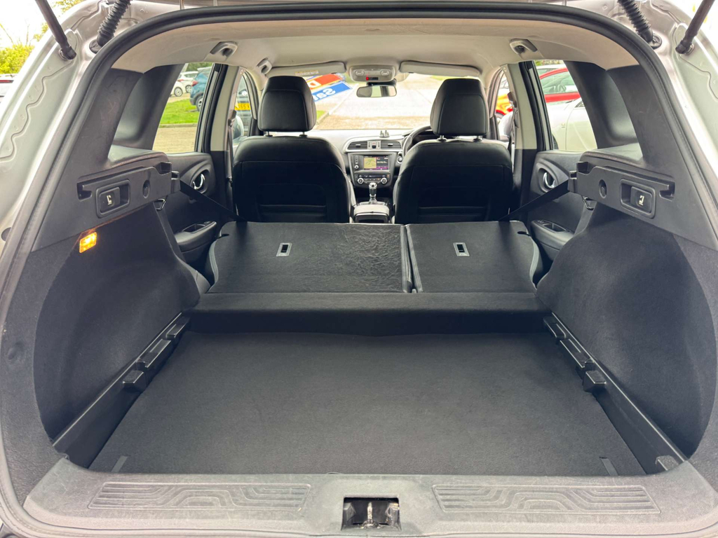 Renault Kadjar 1.5 Dynamique Nav Dci 110 Bhp White #54