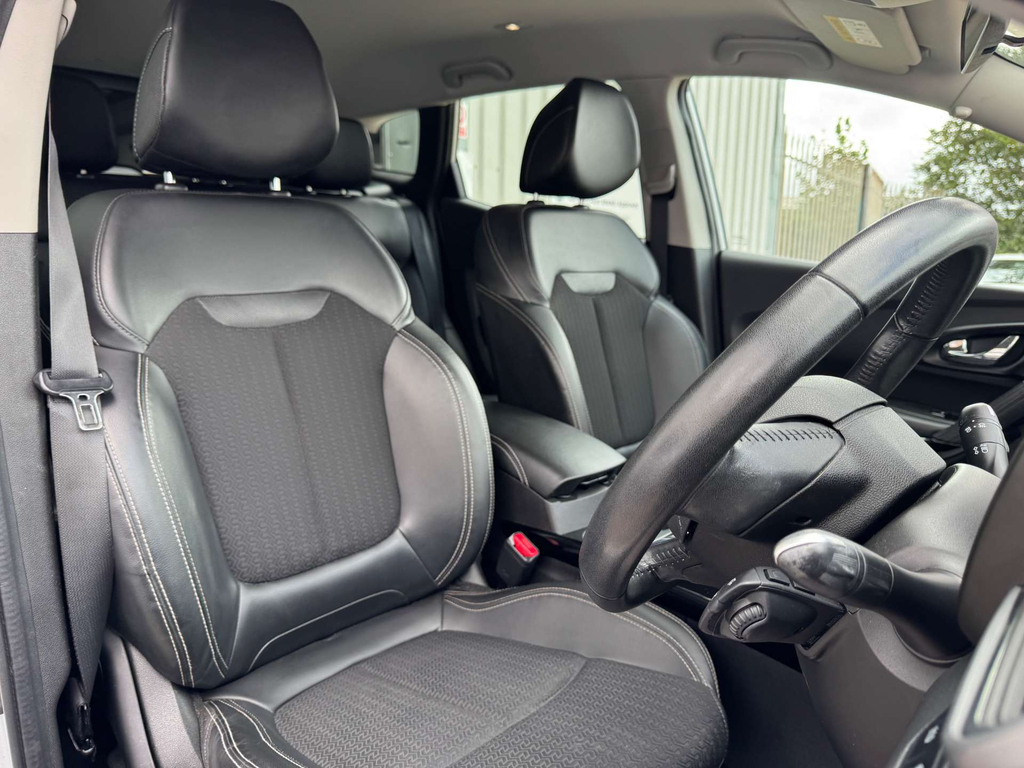 Renault Kadjar 1.5 Dynamique Nav Dci 110 Bhp White #27