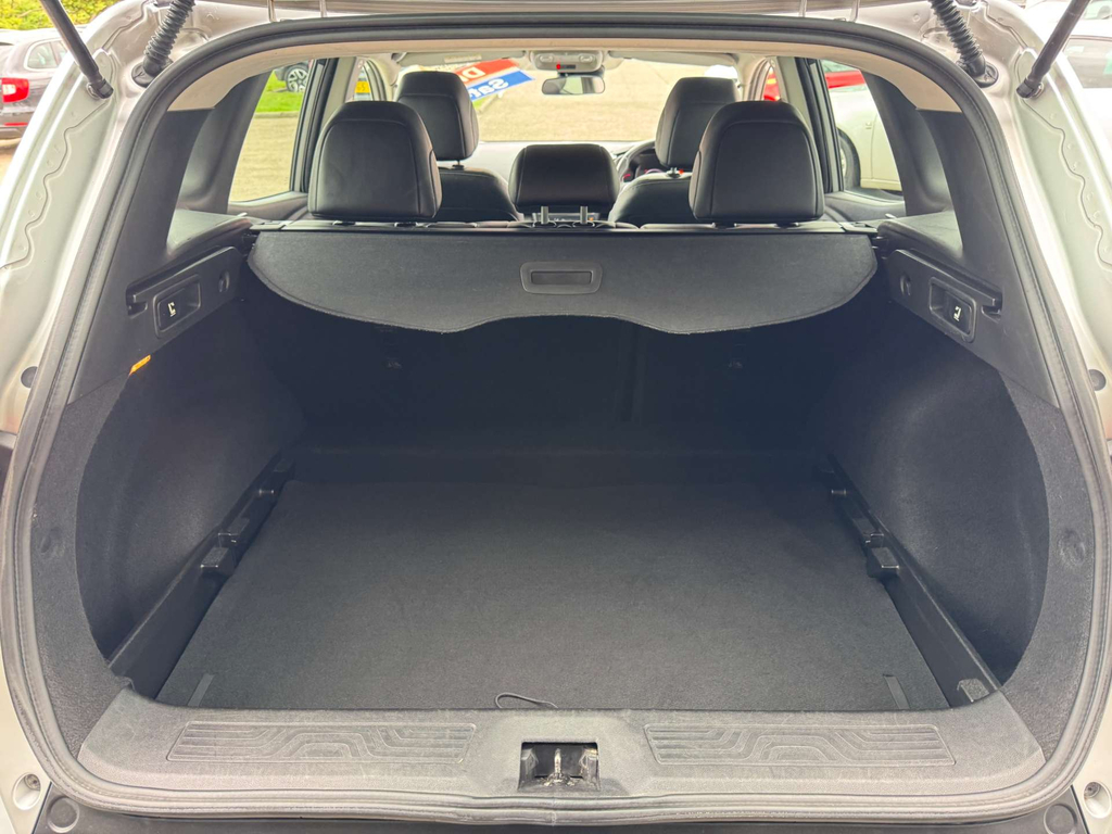 Renault Kadjar 1.5 Dynamique Nav Dci 110 Bhp White #53