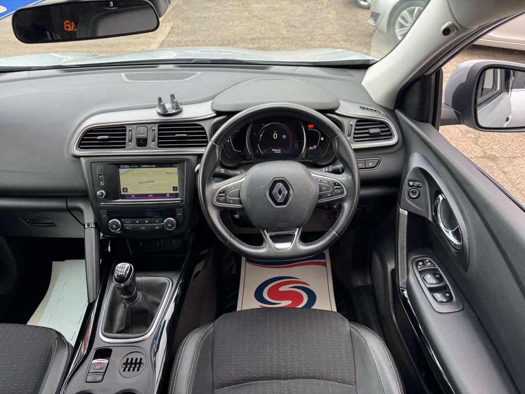 Renault Kadjar 1.5 Dynamique Nav Dci 110 Bhp White #31