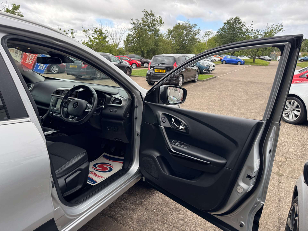 Renault Kadjar 1.5 Dynamique Nav Dci 110 Bhp White #50