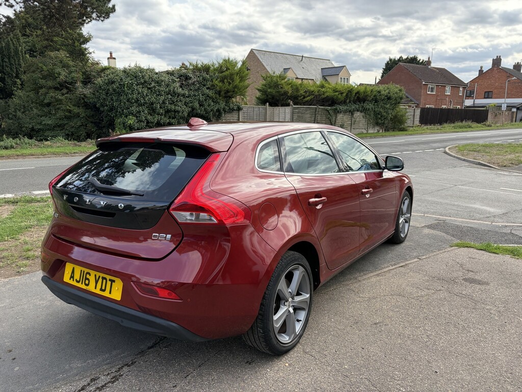 Volvo V40 2.0 Inscription D2 Red #5