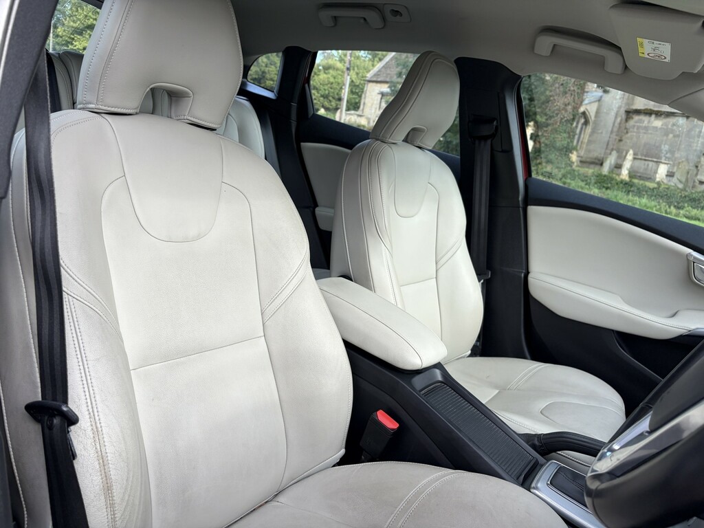 Volvo V40 D4 R-design Hatchback Black #12