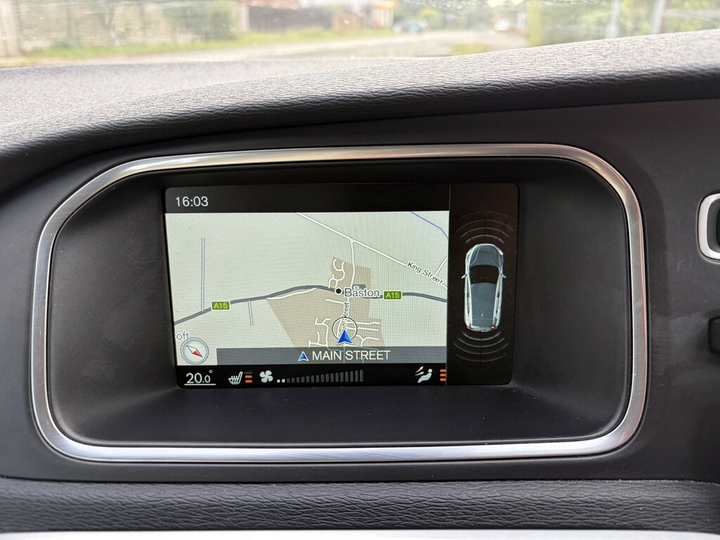 Volvo V40 D4 R-design Hatchback Black #18