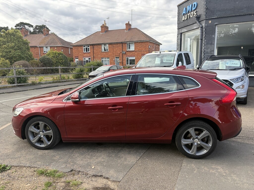 Volvo V40 2.0 Inscription D2 Red #2