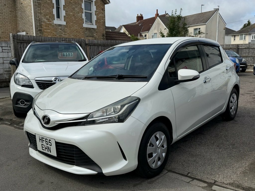 Toyota Vitz Hatchback White #3
