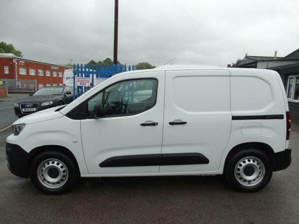 Peugeot E-Partner 800 50Kwh Professional Premium Standard Panel Va White #4