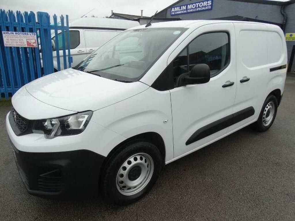 Peugeot E-Partner 800 50Kwh Professional Premium Standard Panel Va White