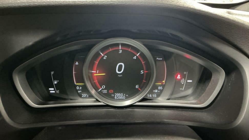 Volvo V40 Momentum Black #8