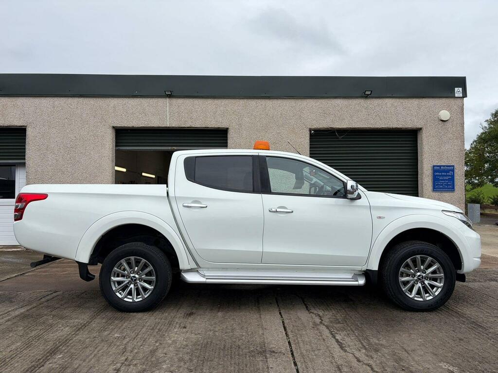 Mitsubishi L200 Pickup 2.4 Di-d Dc Titan 4Wd Euro 6 201818 White #5