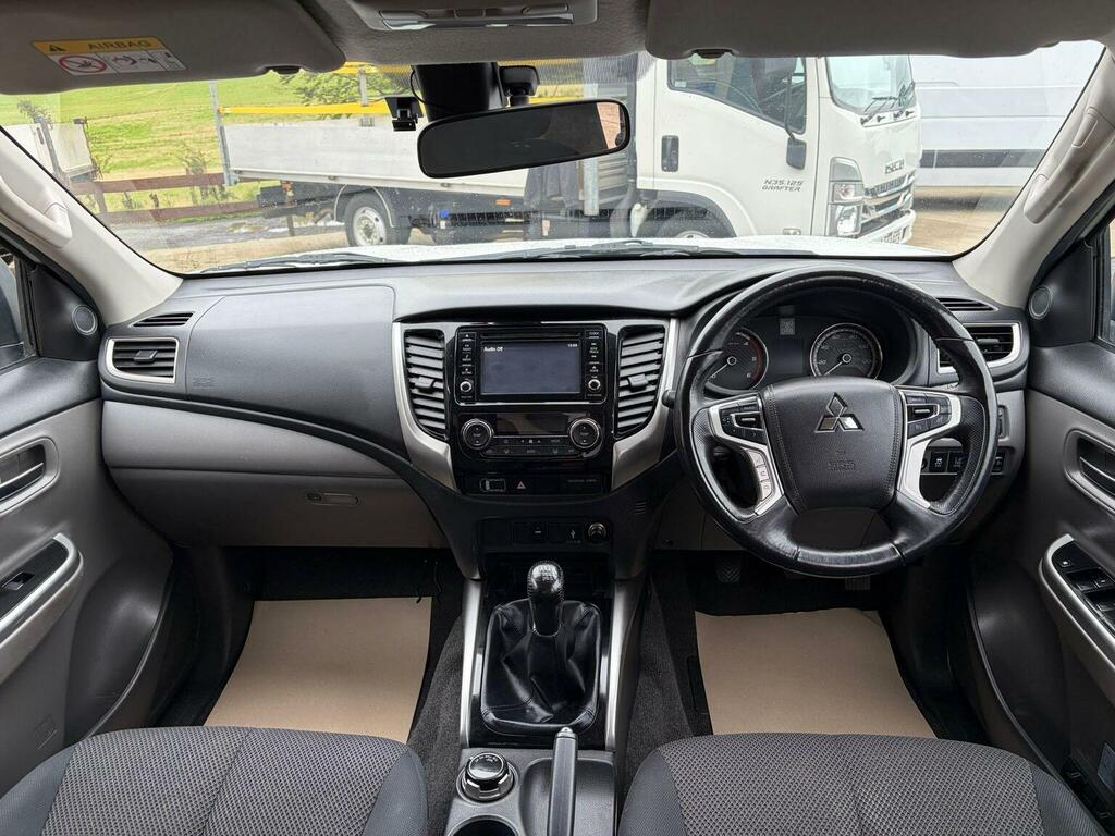 Mitsubishi L200 Pickup 2.4 Di-d Dc Titan 4Wd Euro 6 201818 White #2