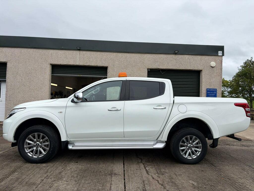 Mitsubishi L200 Pickup 2.4 Di-d Dc Titan 4Wd Euro 6 201818 White #6