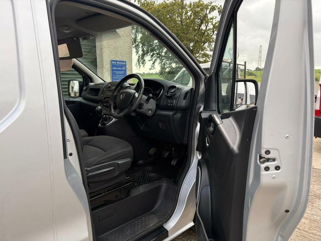 Vauxhall Vivaro 1.6 Cdti 2900 Sportive L2 H1 Euro 6 Silver #3