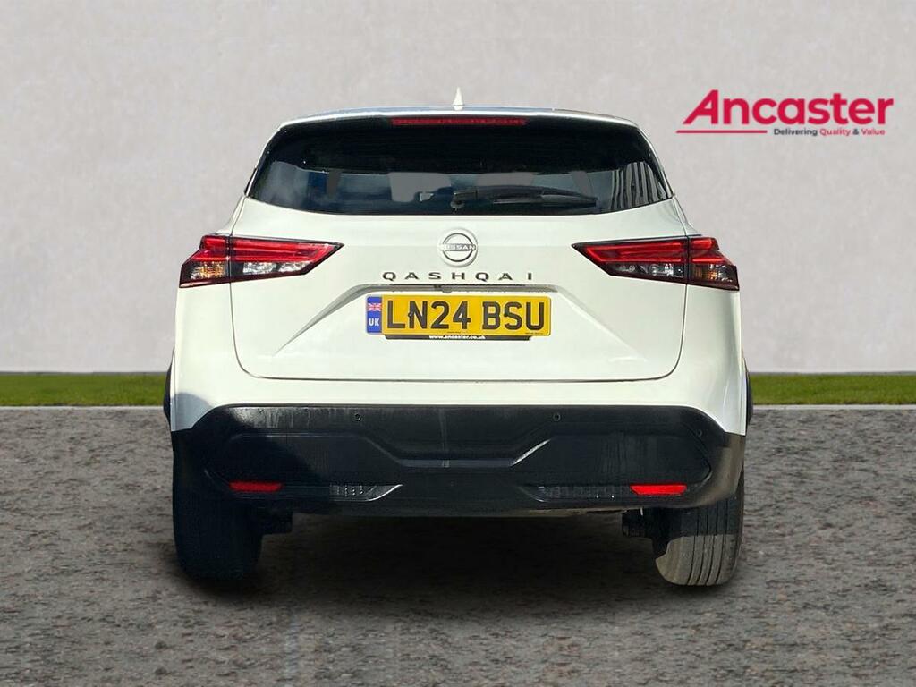 Nissan Qashqai 1.3 Dig-t Mh 158 Acenta Premium Xtronic White #4