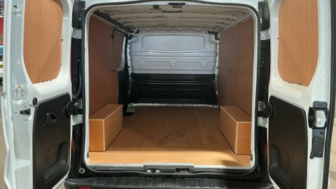 Renault Trafic Sport White #5
