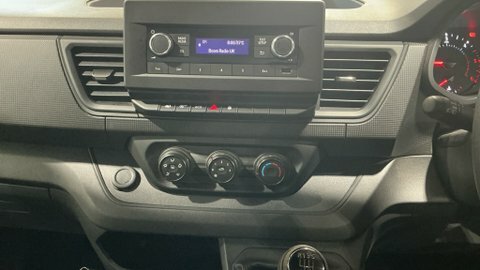 Renault Trafic Sport White #11