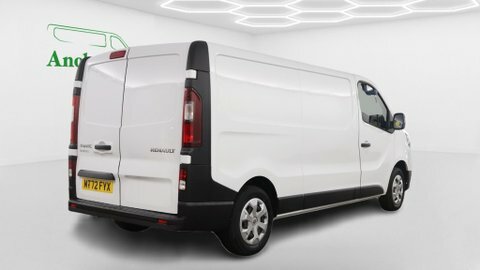 Renault Trafic Sport White #4