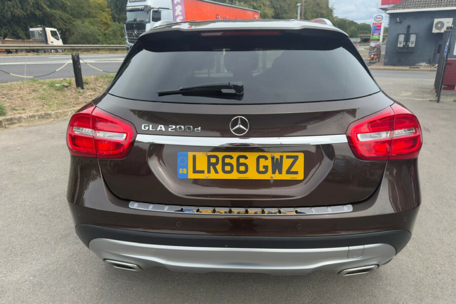 Mercedes-Benz GLA Class Suv Brown #5