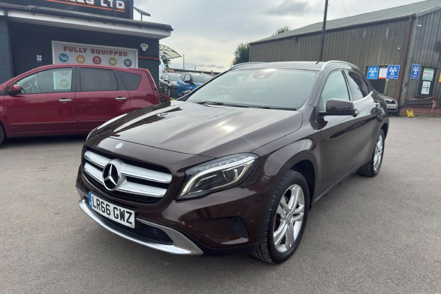 Mercedes-Benz GLA Class Suv Brown