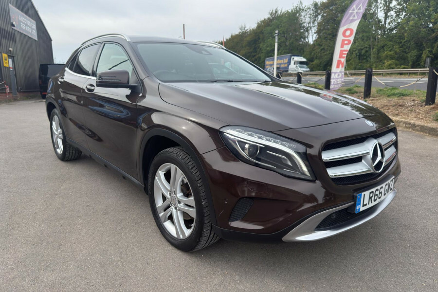 Mercedes-Benz GLA Class Suv Brown #3