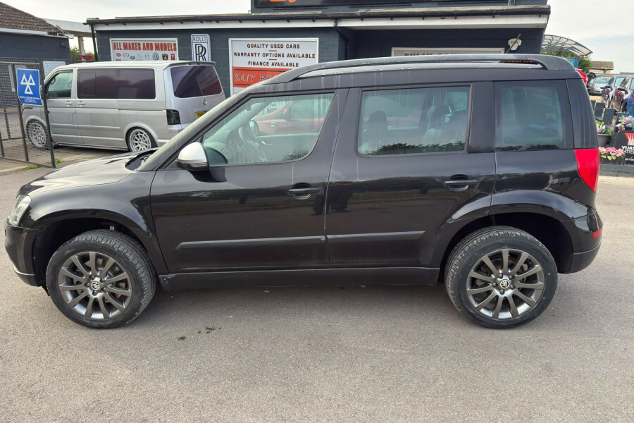 Skoda Yeti Suv Black #4