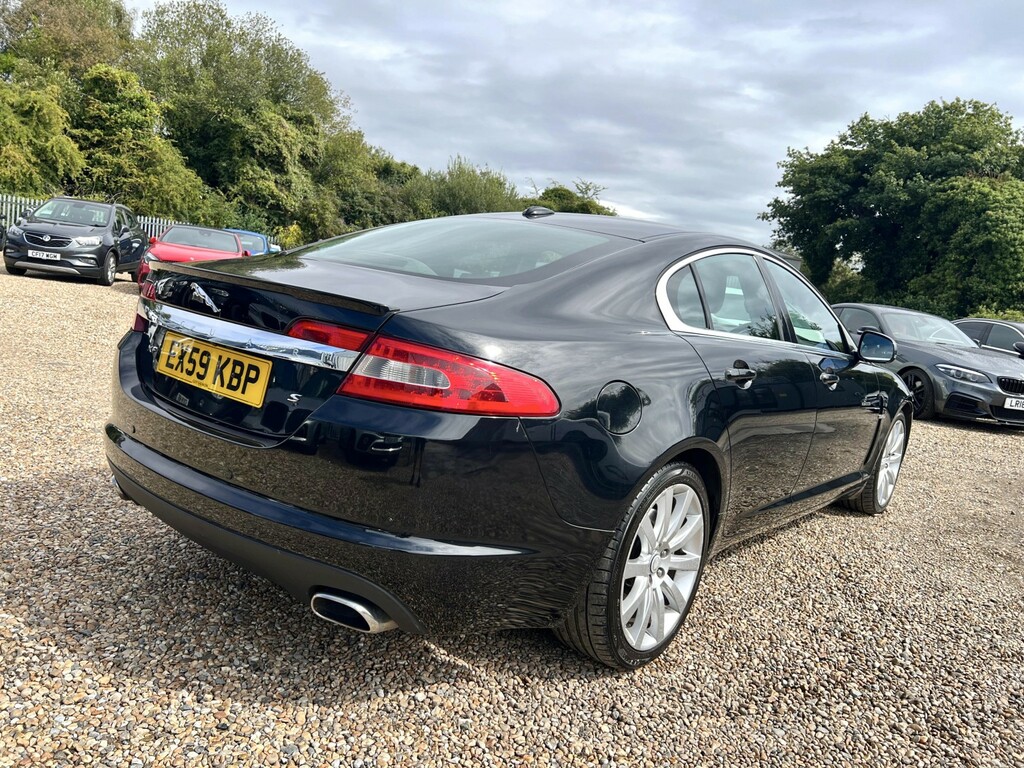 Jaguar XF 3.0D S V6 Luxury Saloon Black #2