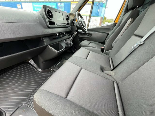 Mercedes-Benz Sprinter 2.0 315 Cdi Progressive Panel Van Manua Yellow #4