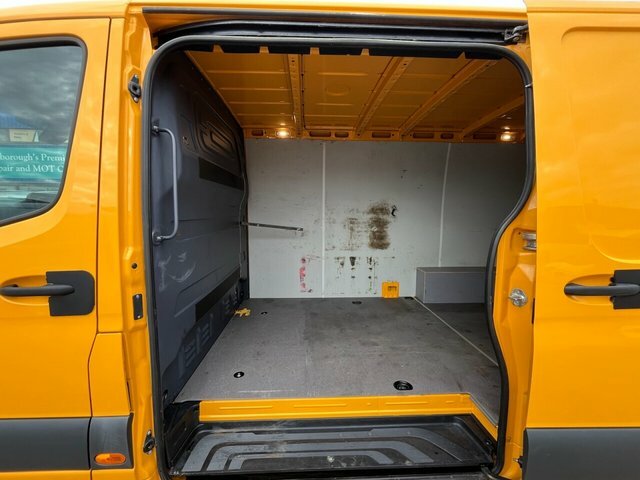 Mercedes-Benz Sprinter 2.0 315 Cdi Progressive Panel Van Manua Yellow #5