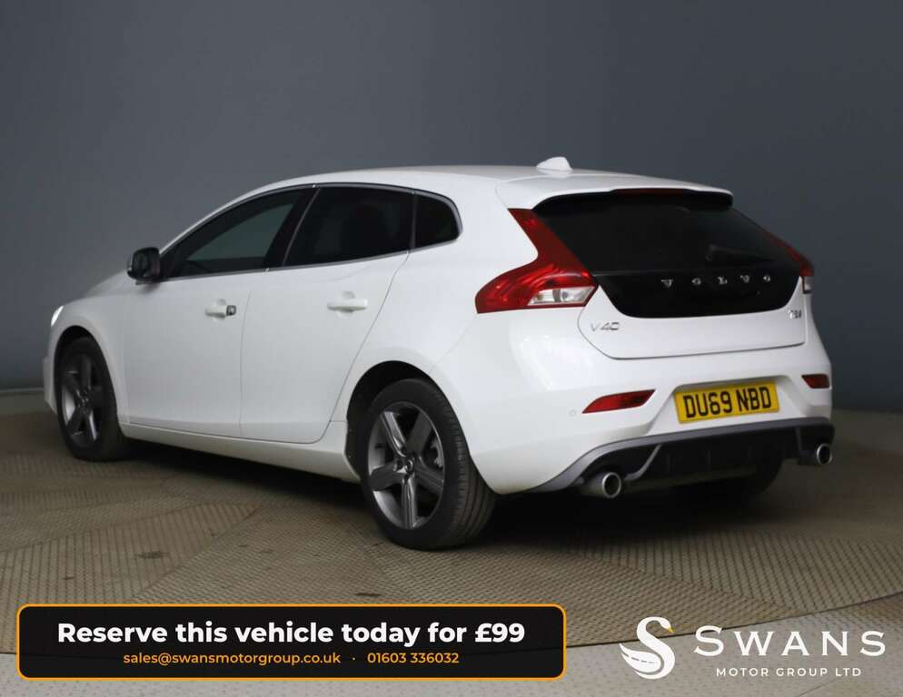 Volvo V40 Hatchback 2.0 T2 R-design Edition Hatchback Pe White #4