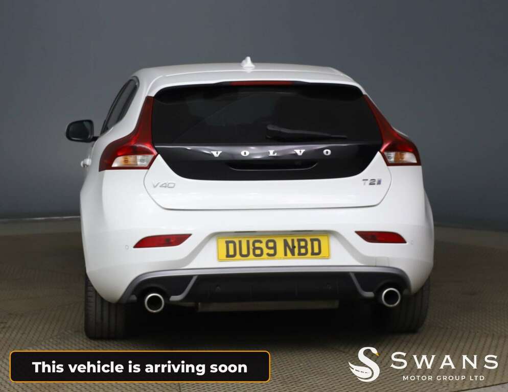 Volvo V40 Hatchback 2.0 T2 R-design Edition Hatchback Pe White #3
