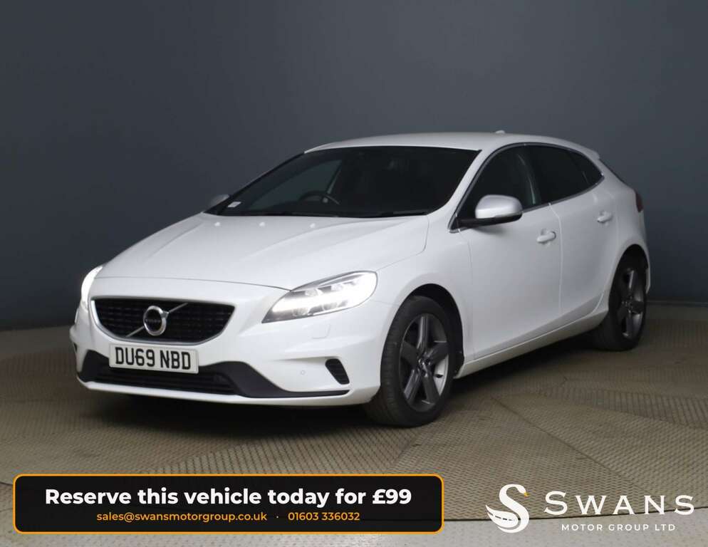 Volvo V40 Hatchback 2.0 T2 R-design Edition Hatchback Pe White