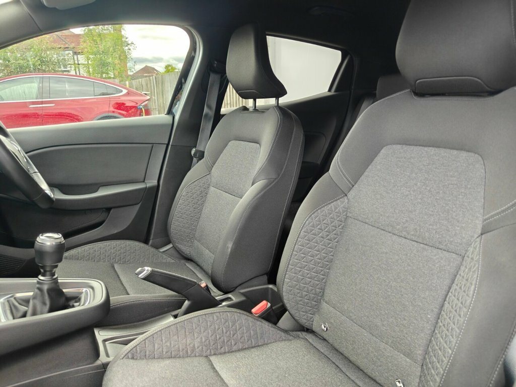 Renault Clio Iconic Tce Blue #34