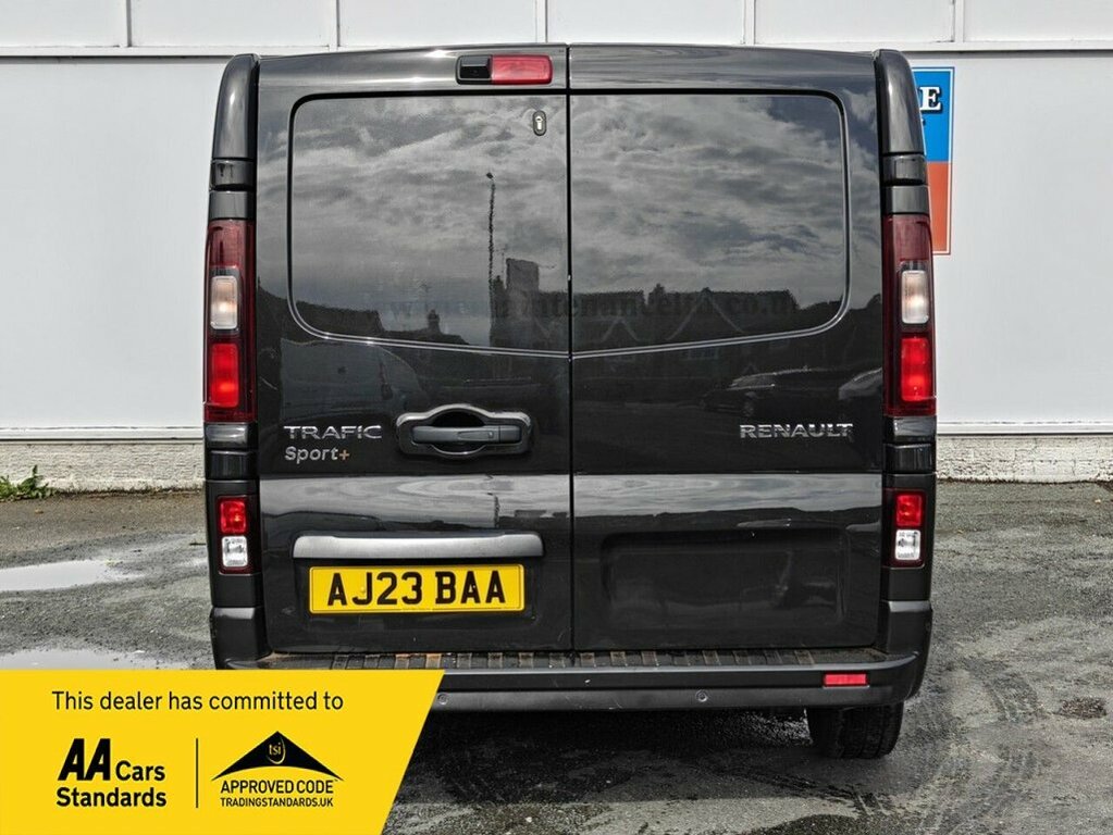 Renault Trafic 2L Sport AJ23BAA Black #5