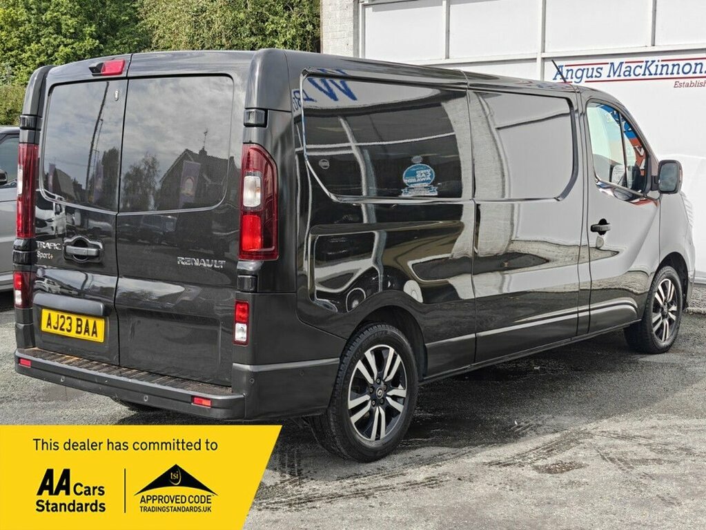 Renault Trafic 2L Sport AJ23BAA Black #6